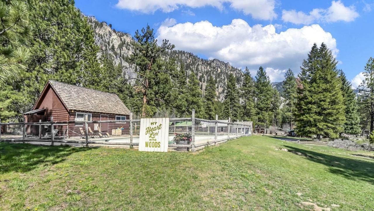 Sawtooth Lodge Stanley Esterno foto